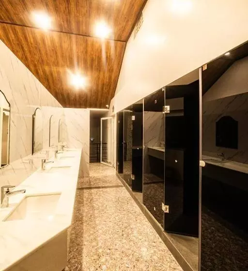 هتل Ht House