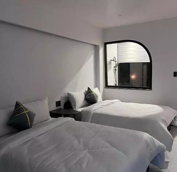 هتل Ht House