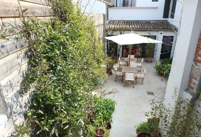 Hotel Hôtel Le Sénéchal