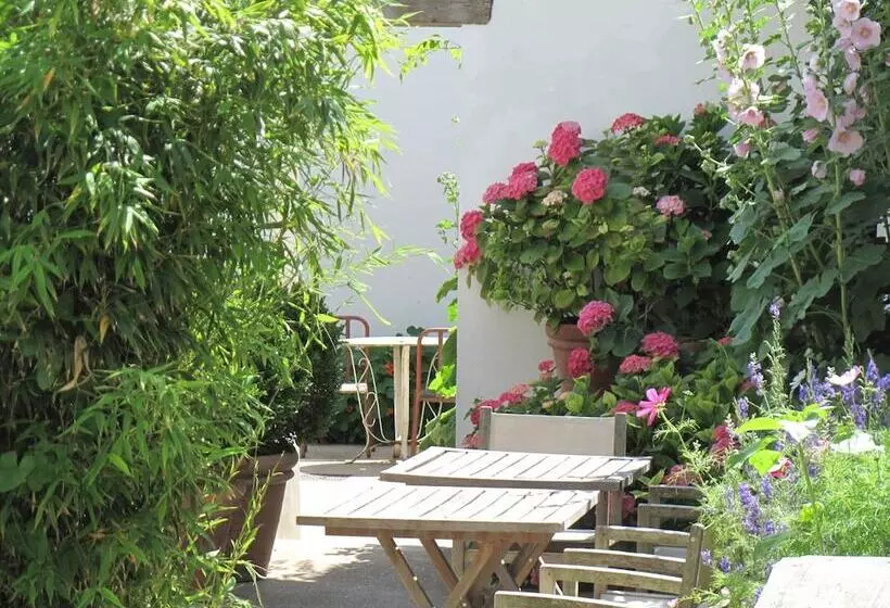 هتل Hôtel Le Sénéchal