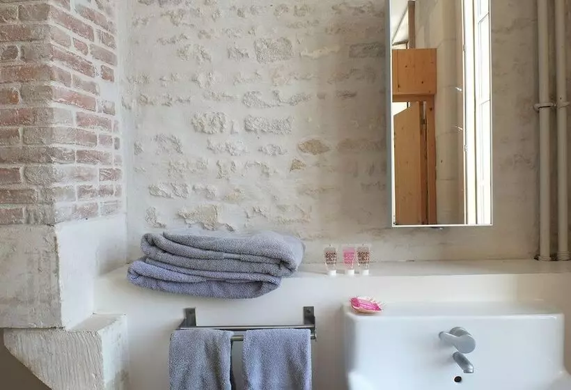 هتل Hôtel Le Sénéchal