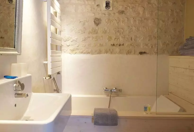 هتل Hôtel Le Sénéchal