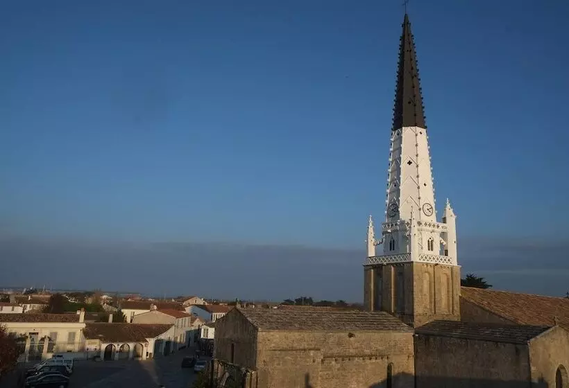 هتل Hôtel Le Sénéchal