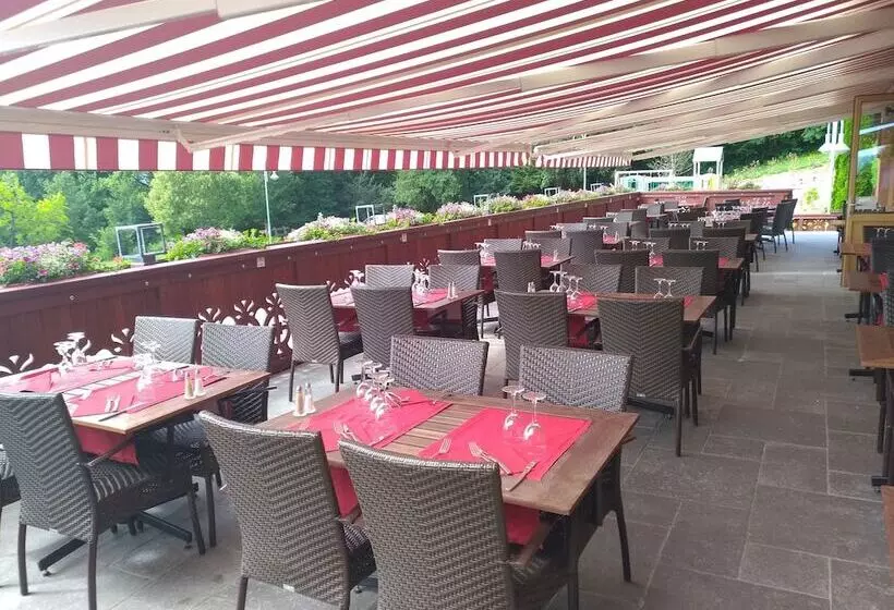 ホテル Hôtel Restaurant Bois Joly