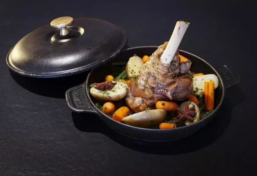 ホテル Hôtel Restaurant Bois Joly