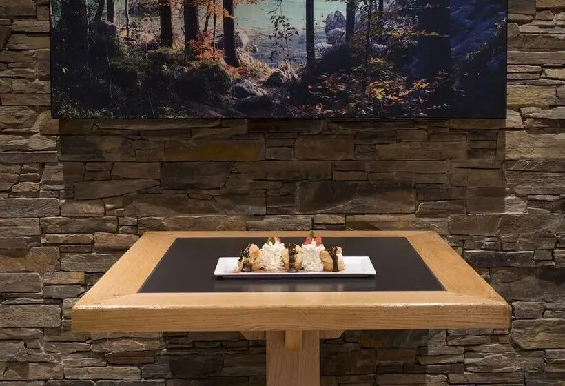 ホテル Hôtel Restaurant Bois Joly