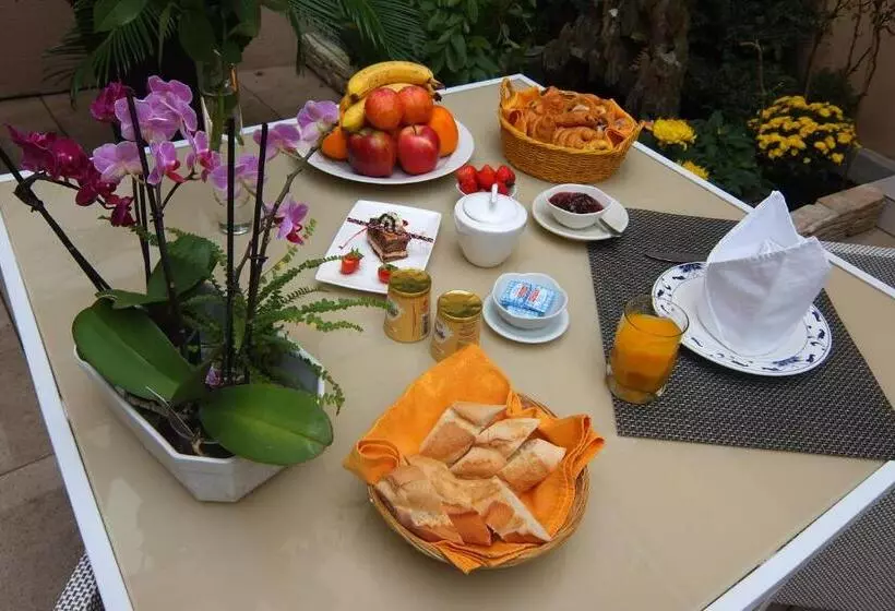 Hotelli Hôtel Restaurant Du Soleil Levant