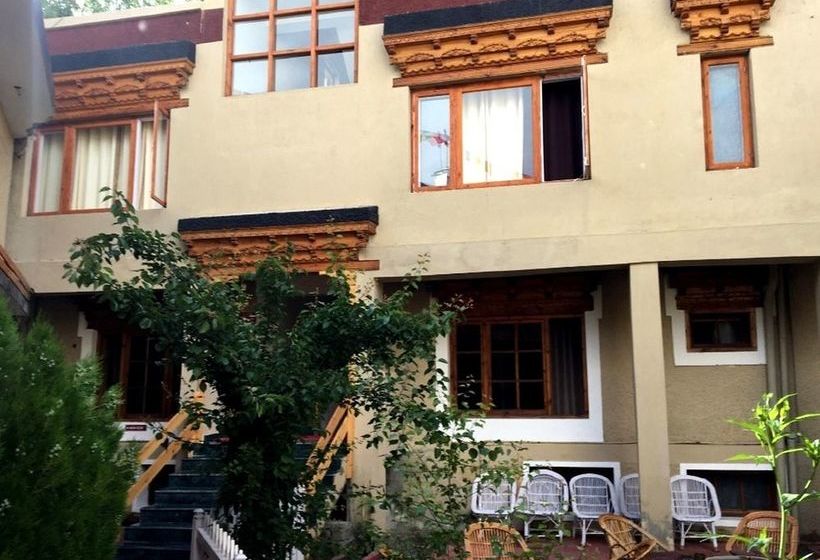 בית מלון כפרי The Mogol