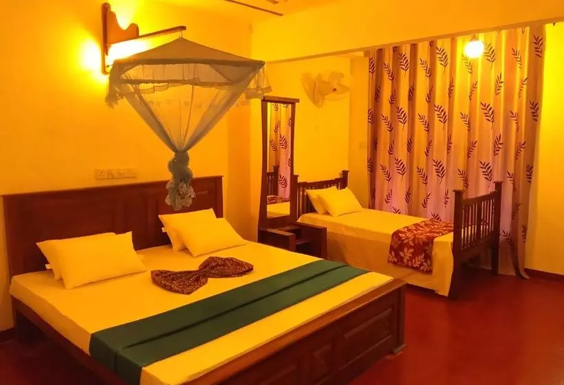 هتل Sun Ray Village Dalawella