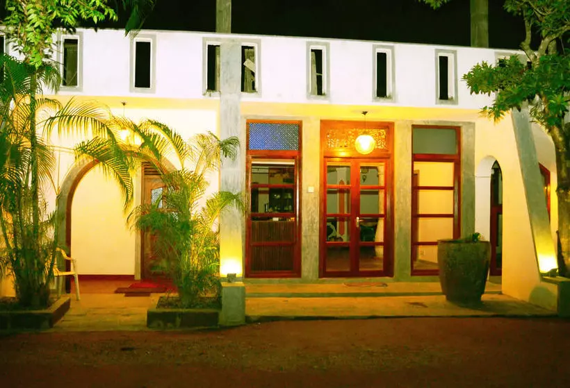 هتل Sun Ray Village Dalawella