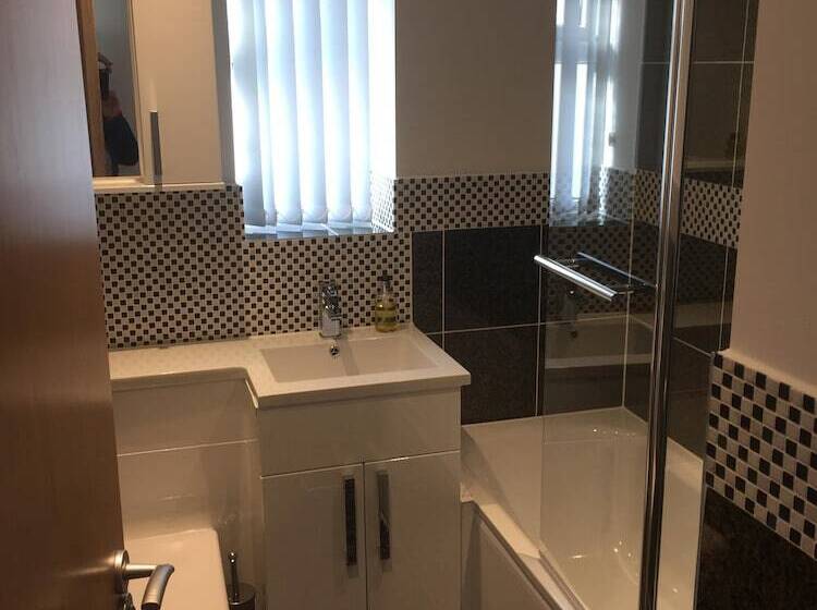 1 Bed Drake S Den By Pureserviced