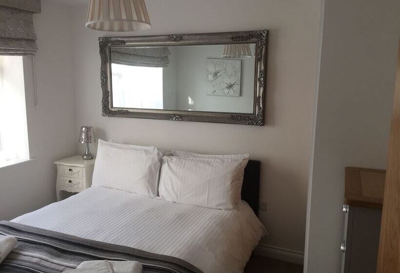 1 Bed Drake S Den By Pureserviced