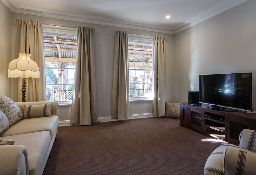 Bathurst Royal Apartments