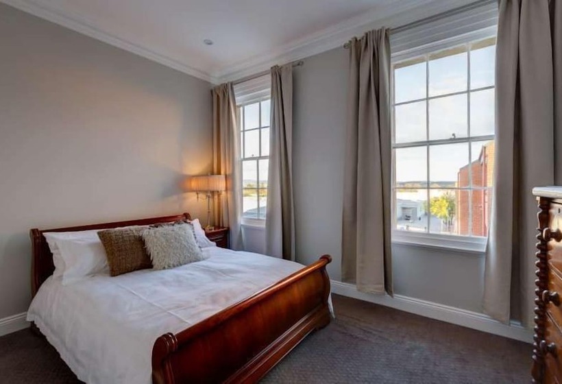 Bathurst Royal Apartments