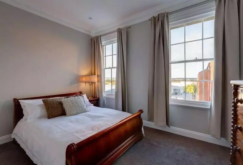 Bathurst Royal Apartments