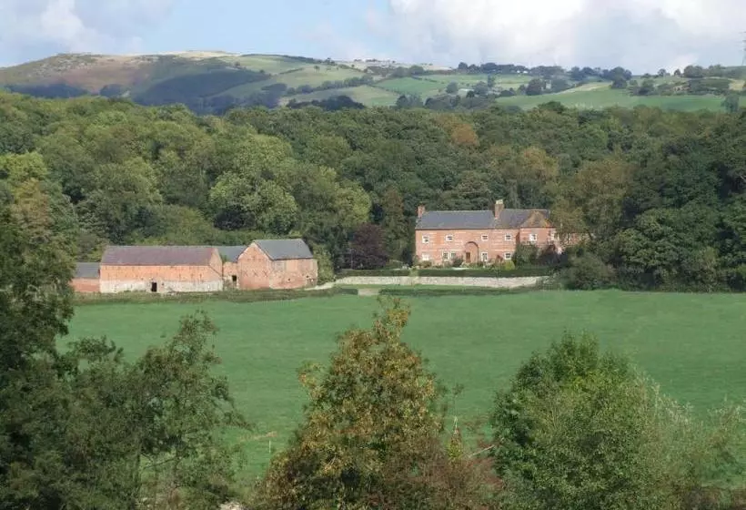 Bach Y Graig Farmhouse B&b