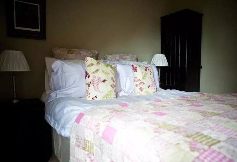 Delamere Farm B&b