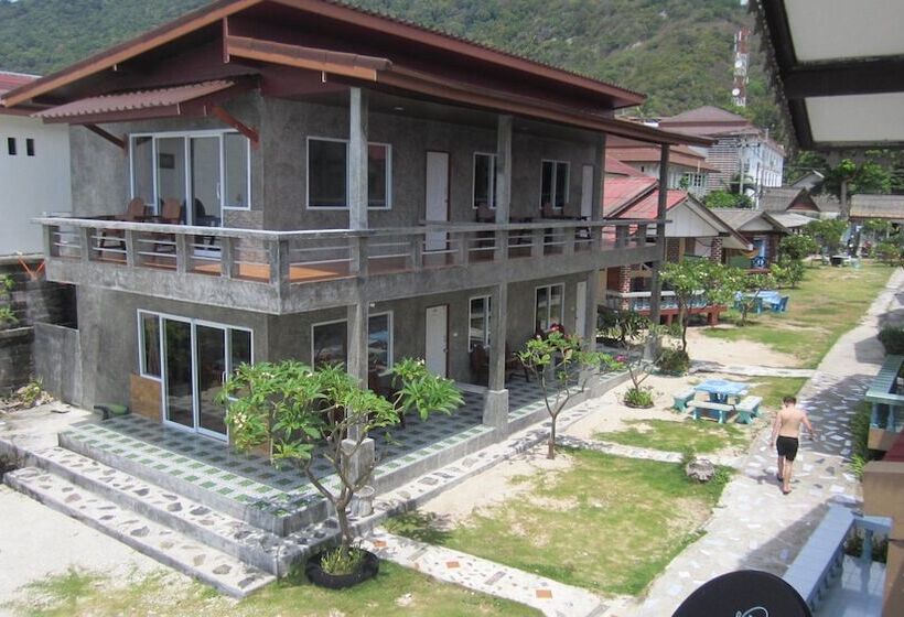 هتل Charung Bungalows