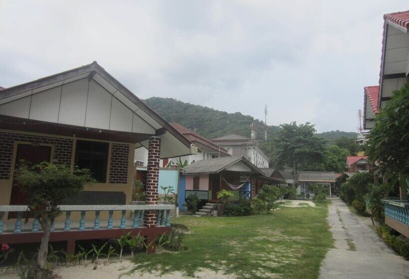 هتل Charung Bungalows