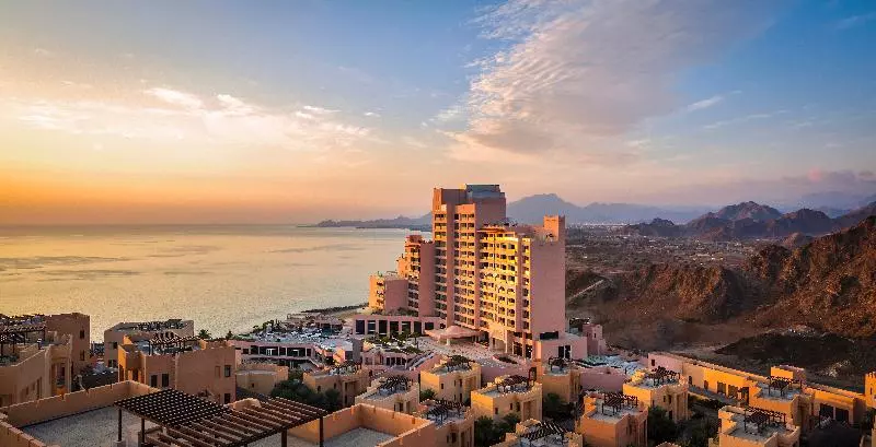 هتل Fairmont Fujairah Beach Resort