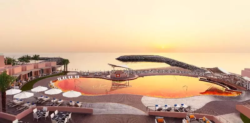هتل Fairmont Fujairah Beach Resort