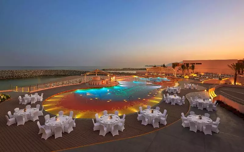 هتل Fairmont Fujairah Beach Resort