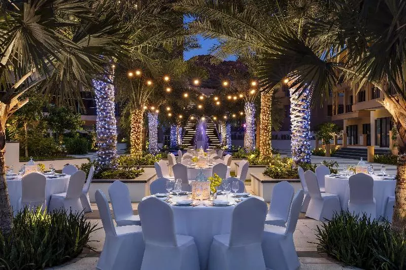 هتل Fairmont Fujairah Beach Resort