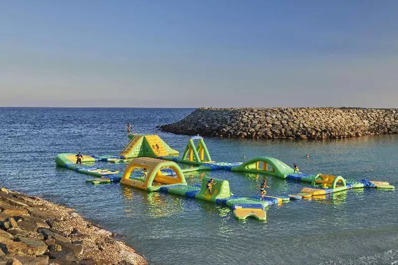 هتل Fairmont Fujairah Beach Resort