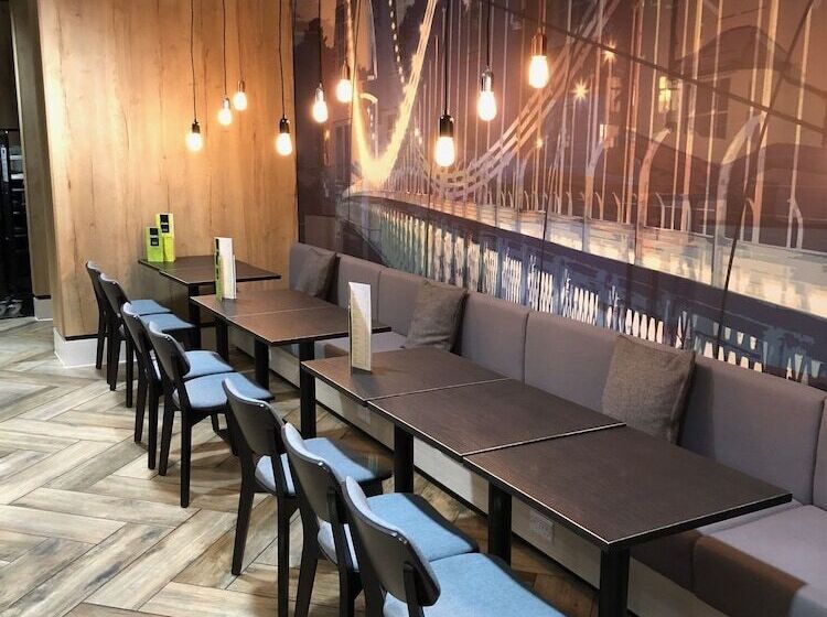 فندق Hampton By Hilton Bristol Airport