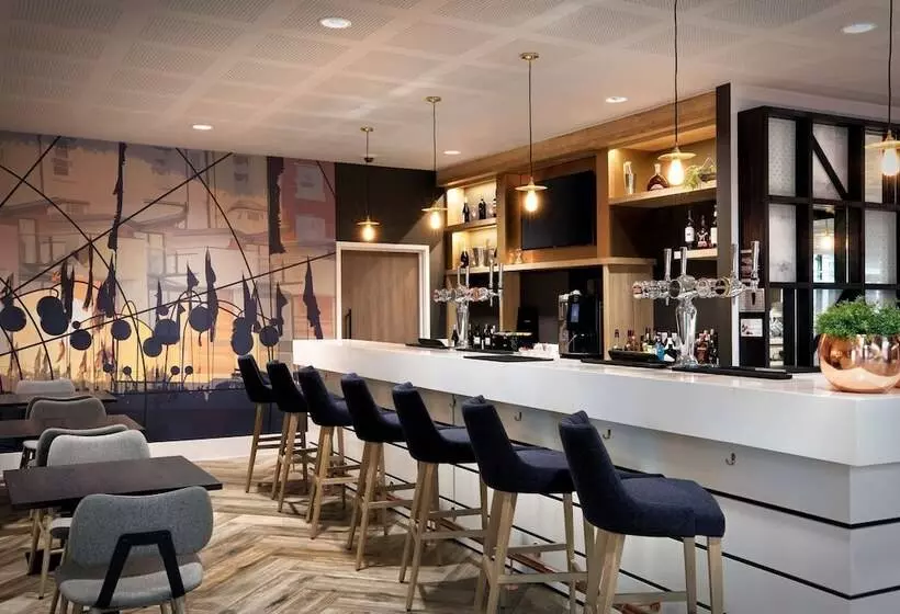 هتل Hampton By Hilton Bristol Airport