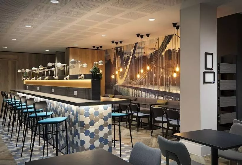 هتل Hampton By Hilton Bristol Airport