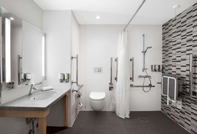 فندق Hampton By Hilton Bristol Airport