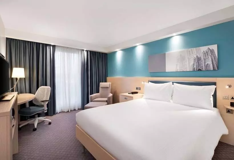هتل Hampton By Hilton Bristol Airport