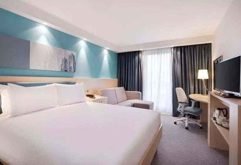 هتل Hampton By Hilton Bristol Airport