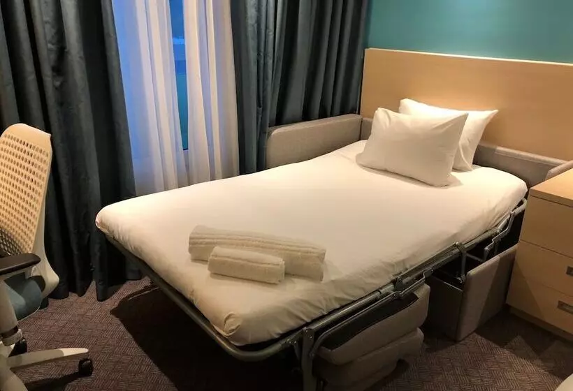 هتل Hampton By Hilton Bristol Airport