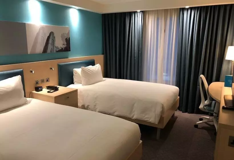 هتل Hampton By Hilton Bristol Airport