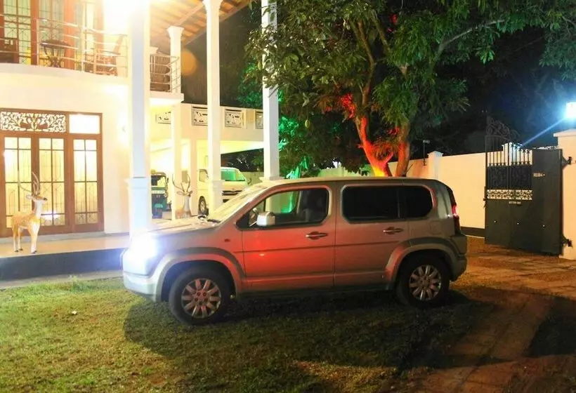 Hotelli Mahakumara White House
