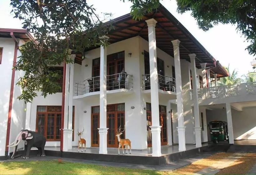 Hotelli Mahakumara White House