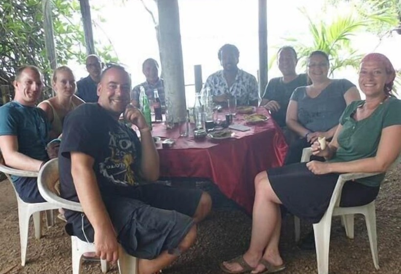 فندق Mahakumara White House