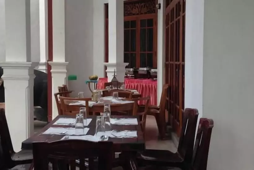 Hotelli Mahakumara White House
