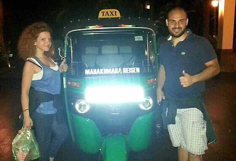 فندق Mahakumara White House