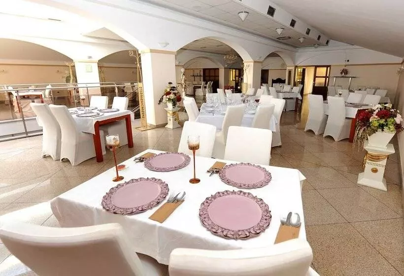 هتل Maxplaza