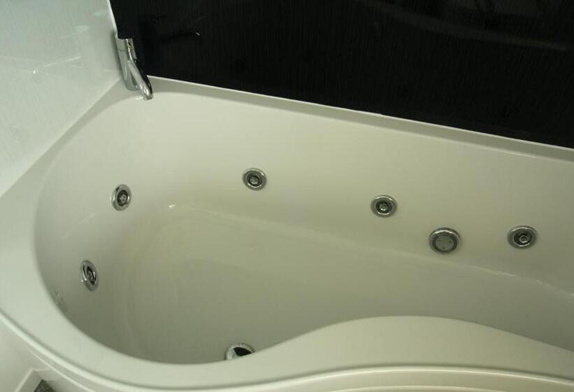 The Ship Leopard Hotel No Children