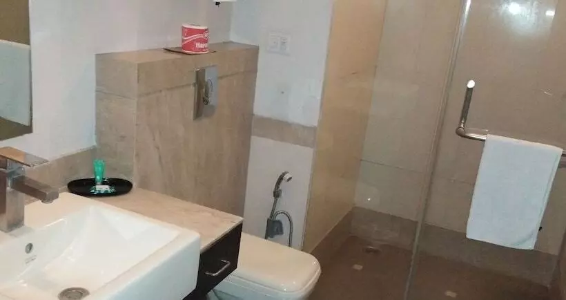 ホテル Western Court Panchkula