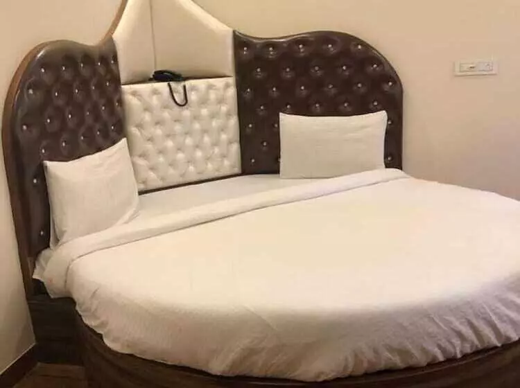 ホテル Western Court Panchkula