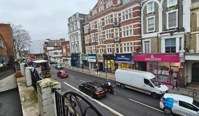 Kensington Guest Rooms 98