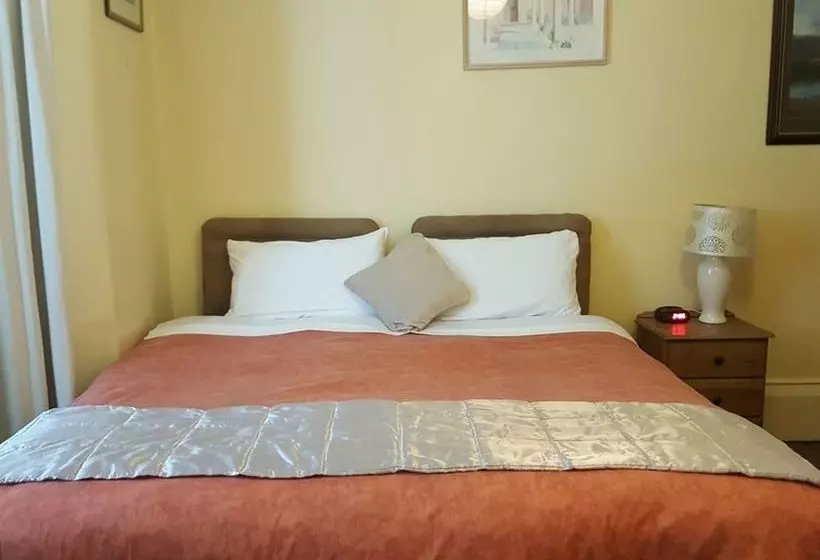 Majatalo Albany Guest House