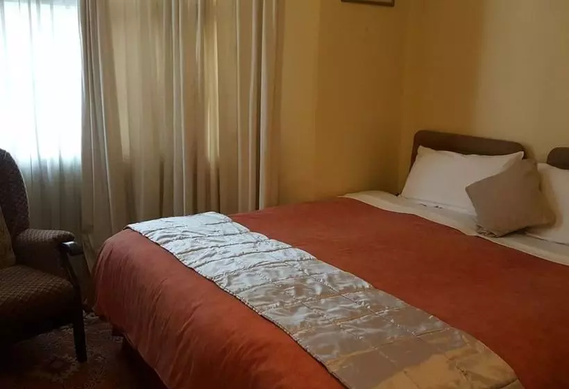 Majatalo Albany Guest House
