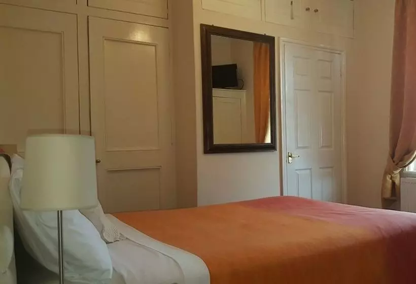 Majatalo Albany Guest House