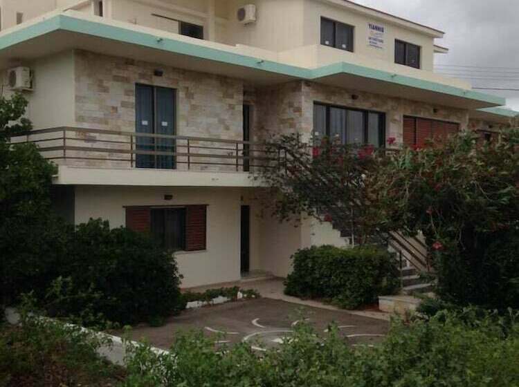 Yiannis Apartments